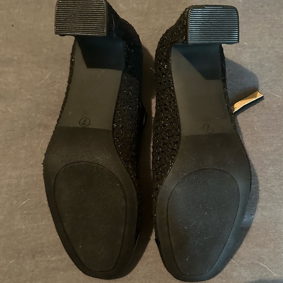 Elegant Black Mary Jane Heels - Picture 4 of 5